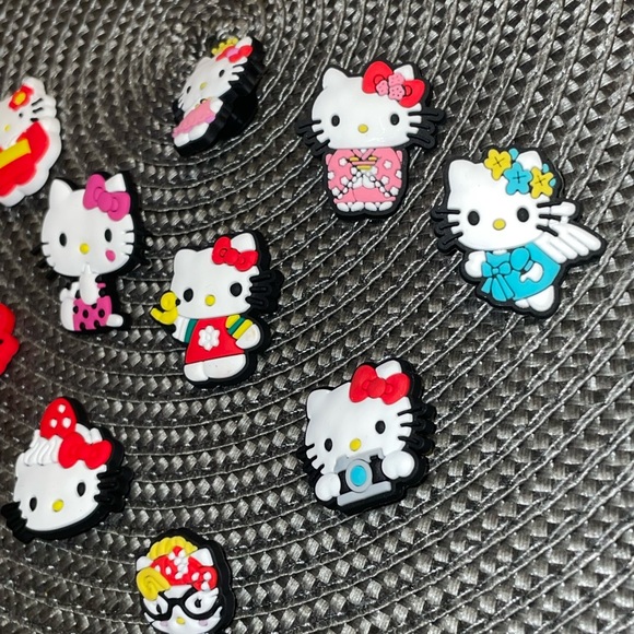 10pcs Hello Kitty Sanrio Croc Charms - Picture 3 of 4
